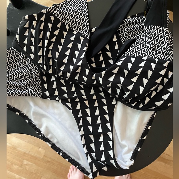 Black and white high-waisted bikini - Picture 2 of 6